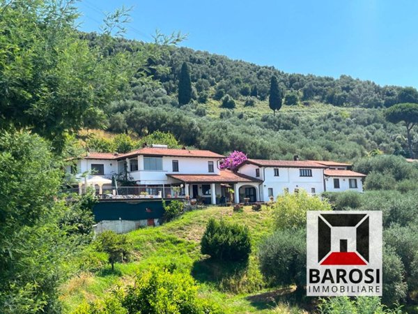 casa indipendente in vendita a Camaiore