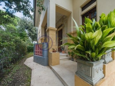 casa indipendente in vendita a Camaiore