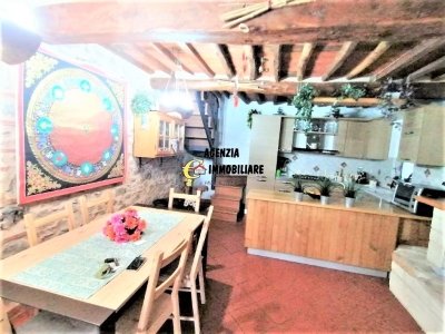 intera palazzina in vendita a Camaiore