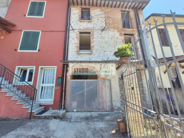 casa indipendente in vendita a Camaiore