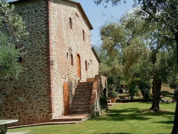 casa indipendente in vendita a Camaiore