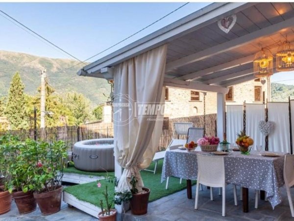 casa indipendente in vendita a Camaiore