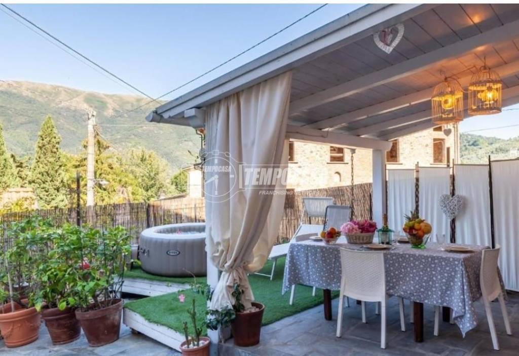 casa indipendente in vendita a Camaiore