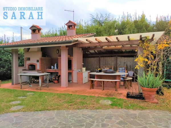 casa indipendente in vendita a Camaiore in zona Lido di Camaiore