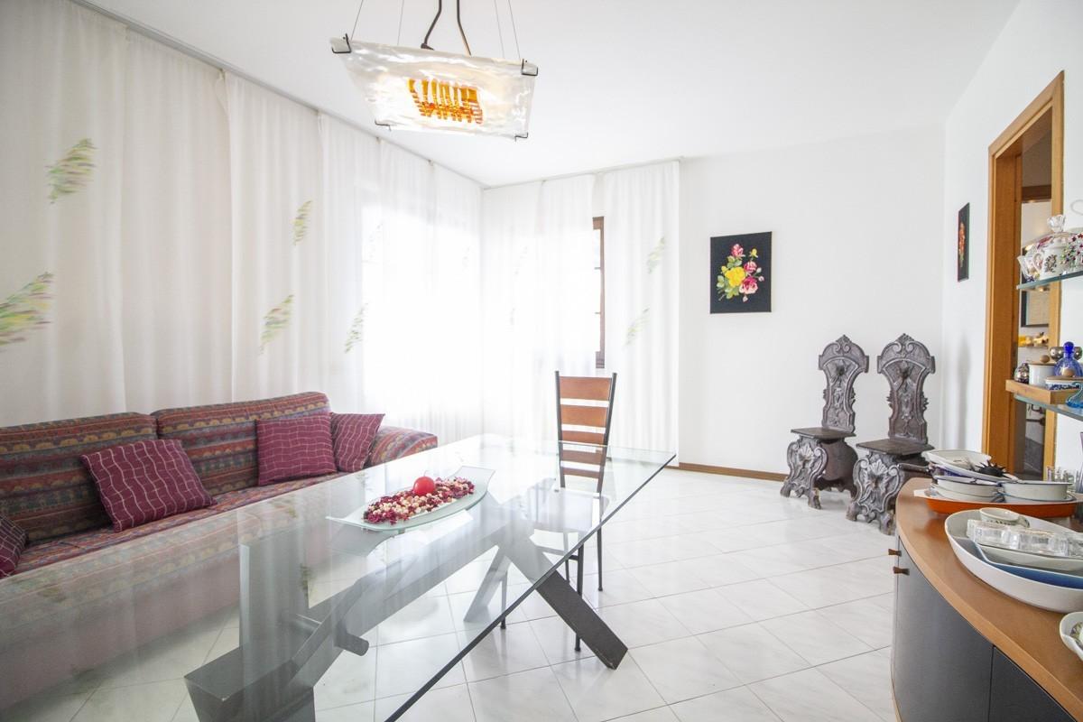 appartamento in vendita a Camaiore in zona Lido di Camaiore