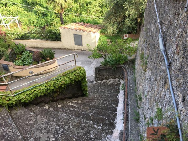 casa semindipendente in vendita a Camaiore