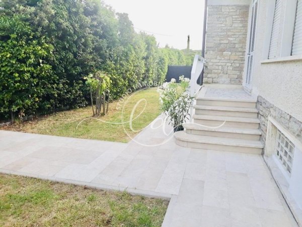 casa indipendente in vendita a Camaiore in zona Lido di Camaiore