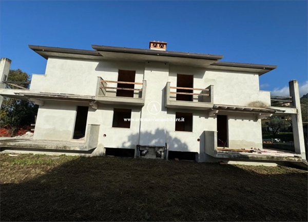casa indipendente in vendita a Camaiore in zona Capezzano Pianore