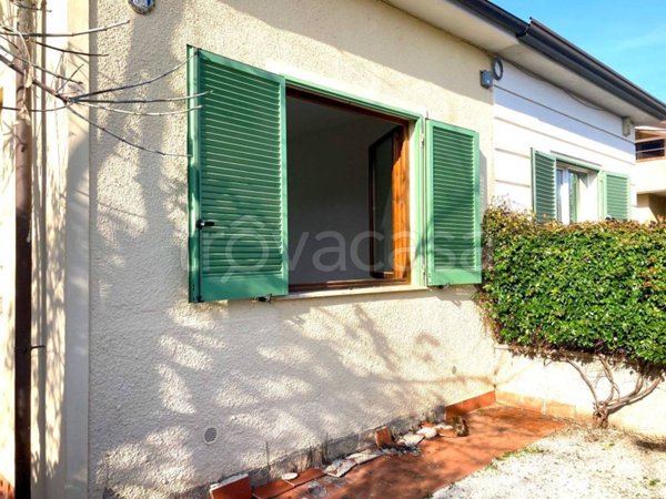 appartamento in vendita a Camaiore in zona Lido di Camaiore