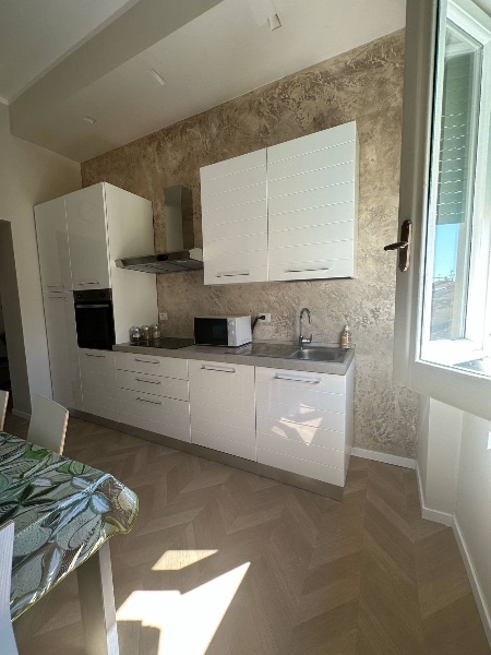 appartamento in vendita a Camaiore in zona Lido di Camaiore