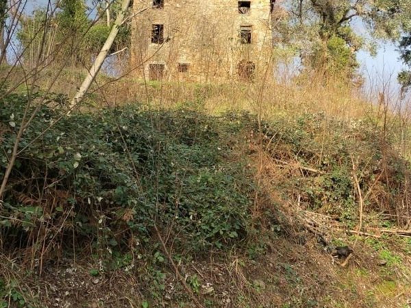casa indipendente in vendita a Camaiore in zona Pedona