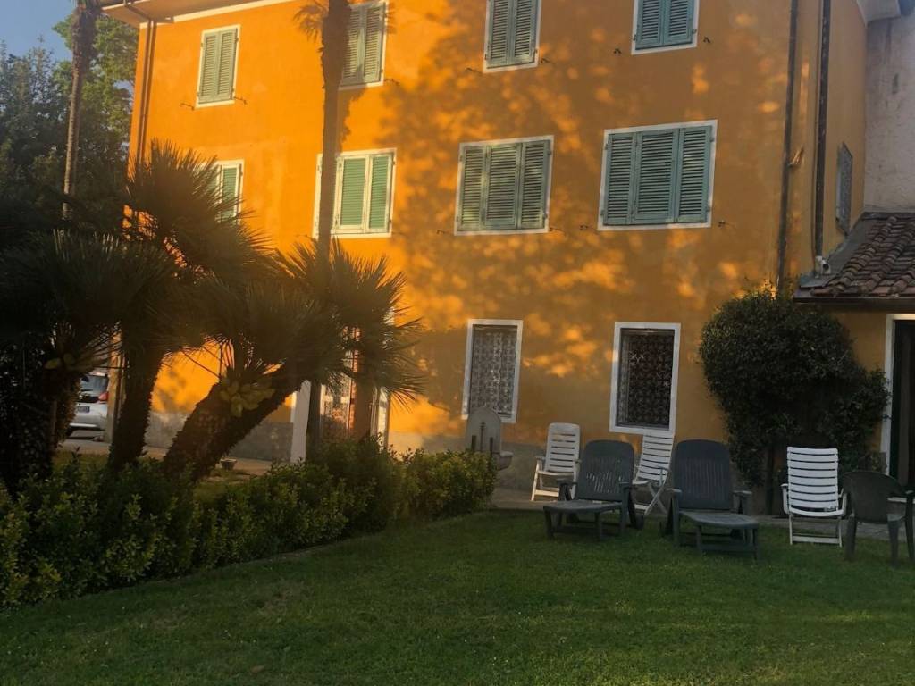 casa indipendente in vendita a Camaiore