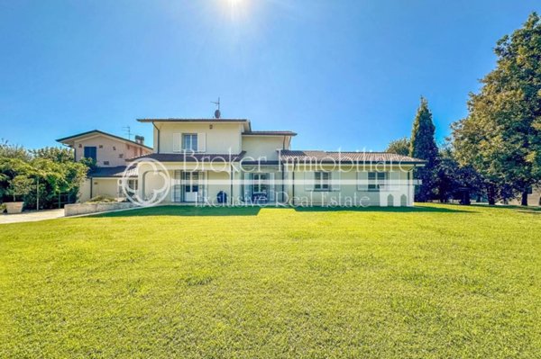 casa indipendente in vendita a Camaiore in zona Capezzano Pianore