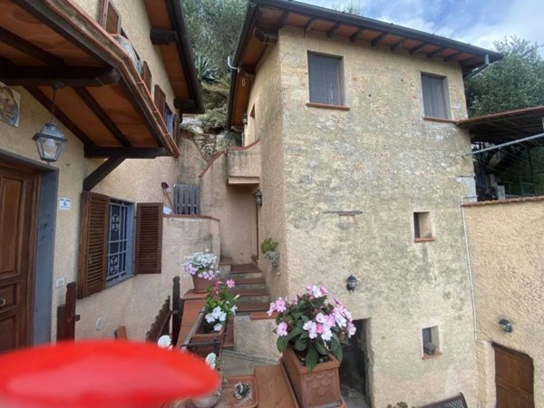 casa indipendente in vendita a Camaiore