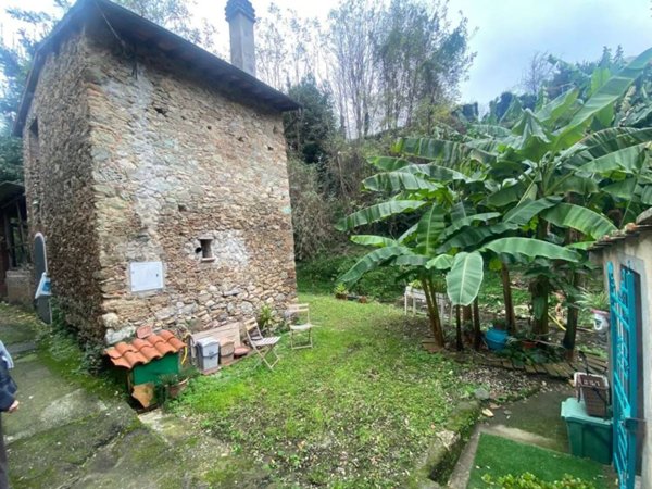 casa indipendente in vendita a Camaiore