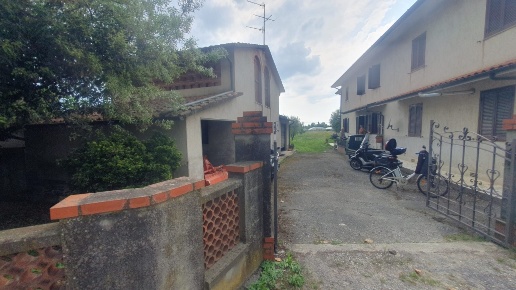 casa indipendente in vendita a Camaiore in zona Capezzano Pianore