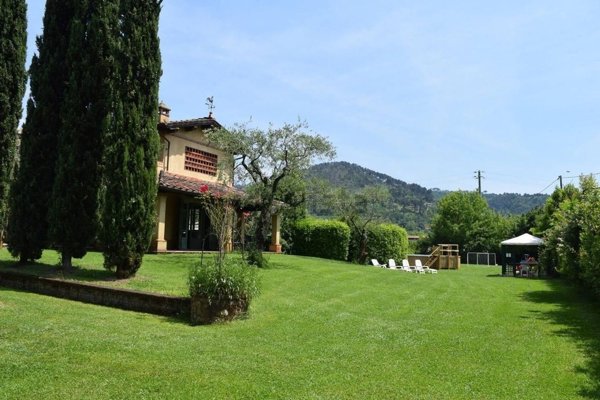 casa indipendente in vendita a Camaiore