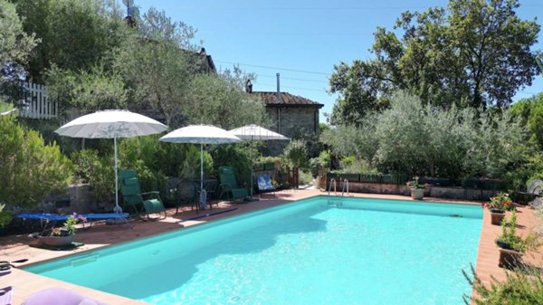 casa indipendente in vendita a Camaiore