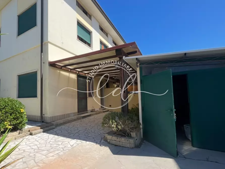 casa semindipendente in vendita a Camaiore in zona Lido di Camaiore