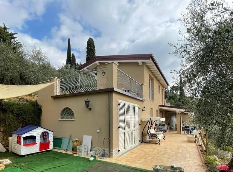 casa indipendente in vendita a Camaiore