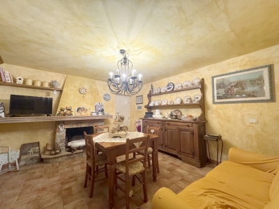 casa indipendente in vendita a Camaiore in zona Casoli
