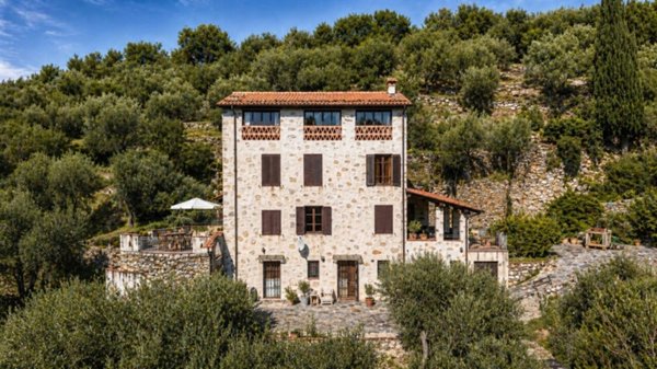 casa indipendente in vendita a Camaiore