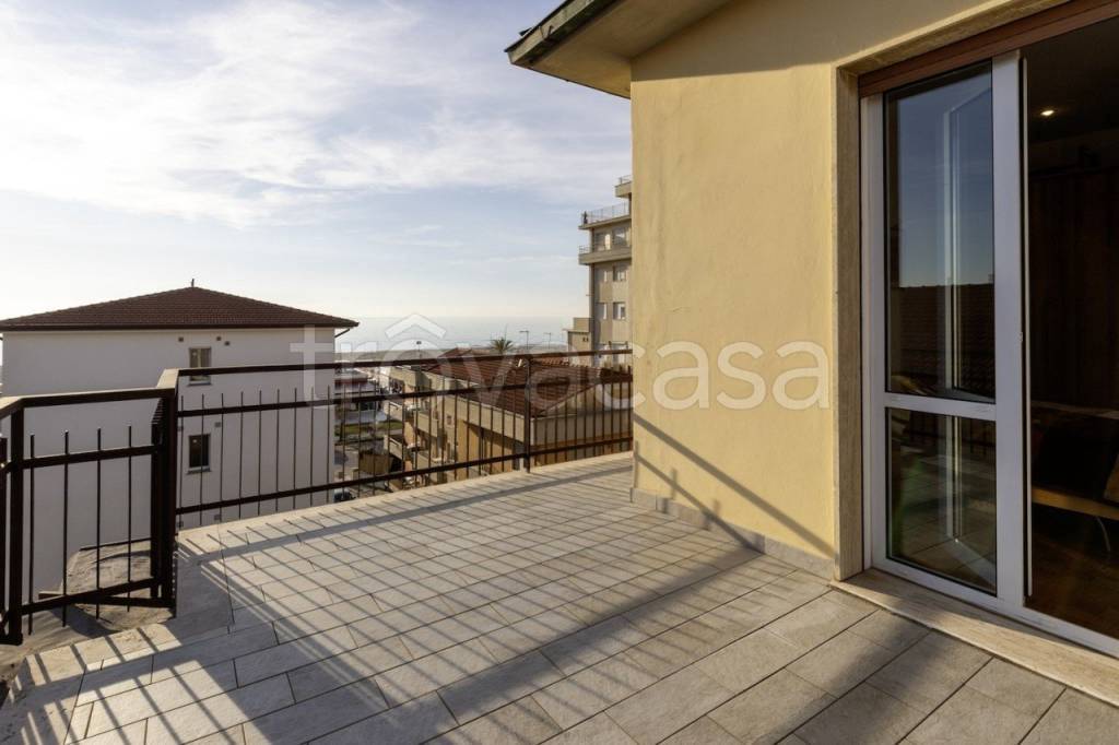appartamento in vendita a Camaiore in zona Lido di Camaiore