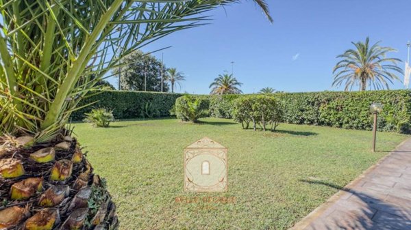 appartamento in vendita a Camaiore in zona Lido di Camaiore