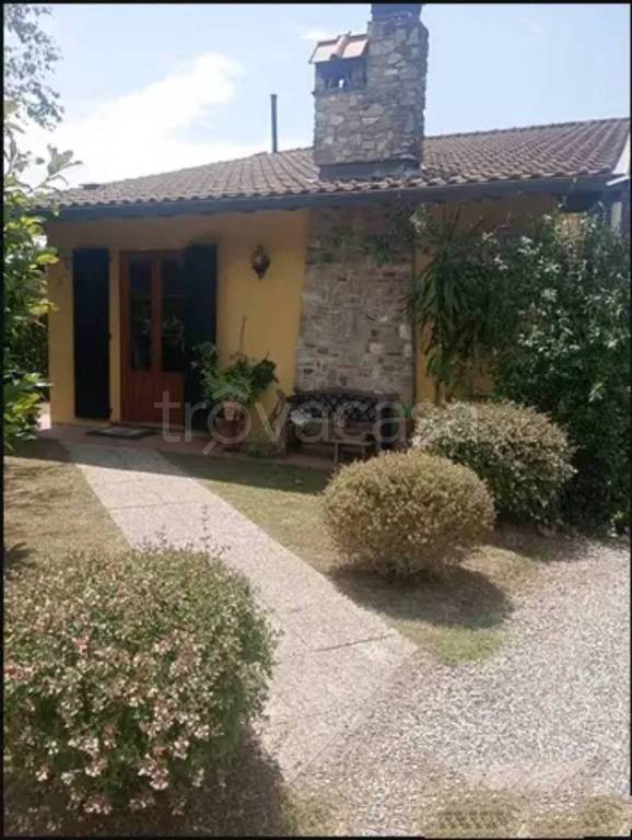 casa indipendente in vendita a Camaiore