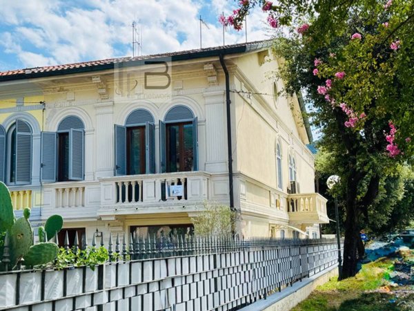 appartamento in vendita a Camaiore in zona Lido di Camaiore