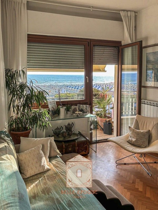 appartamento in vendita a Camaiore in zona Lido di Camaiore