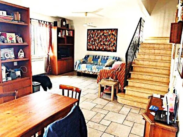 casa indipendente in vendita a Camaiore in zona Capezzano Pianore