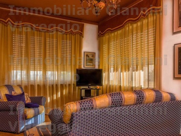 casa indipendente in vendita a Camaiore in zona Lido di Camaiore