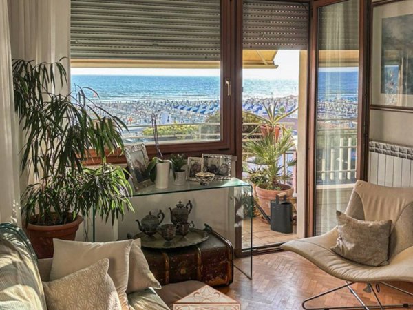 appartamento in vendita a Camaiore in zona Lido di Camaiore