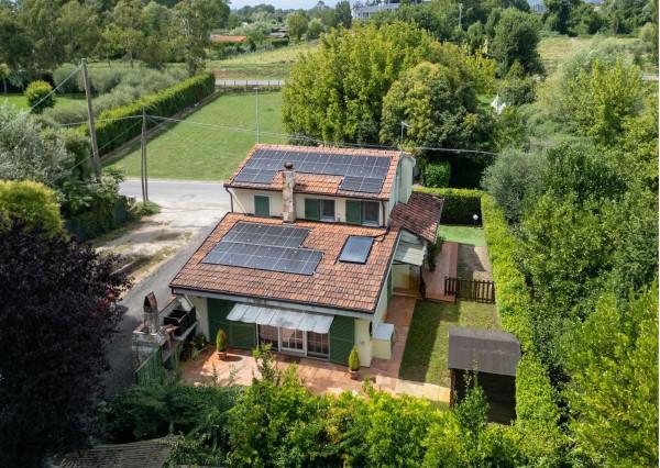casa indipendente in vendita a Camaiore