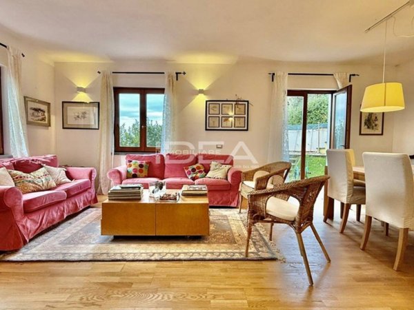 casa indipendente in vendita a Camaiore
