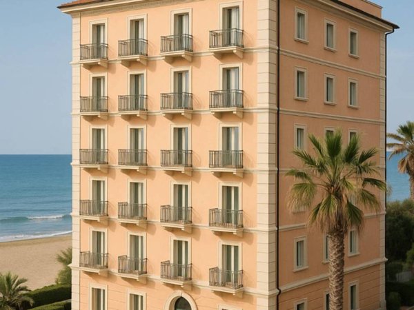 negozio in vendita a Camaiore in zona Lido di Camaiore