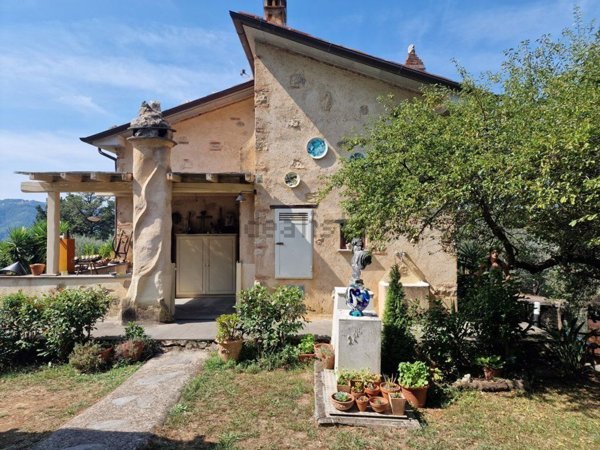 casale in vendita a Camaiore