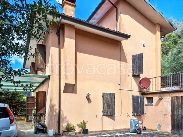 casa indipendente in vendita a Camaiore
