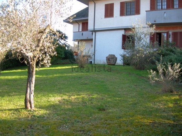 casa indipendente in vendita a Camaiore