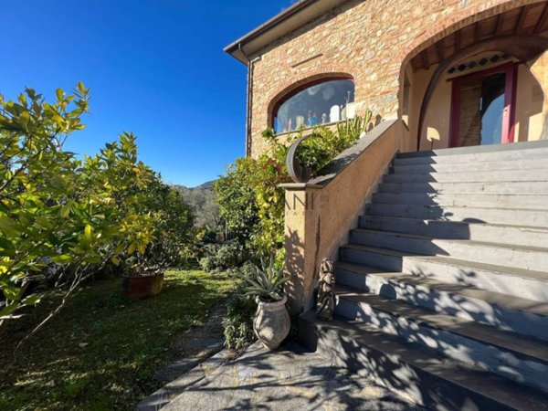 casa indipendente in vendita a Camaiore
