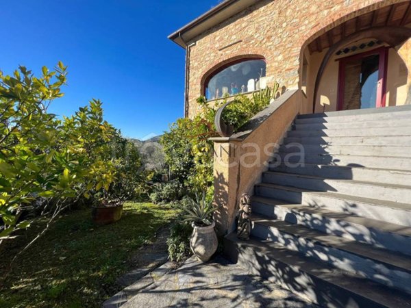 casa indipendente in vendita a Camaiore