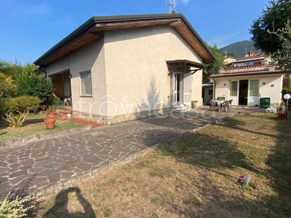 casa indipendente in vendita a Camaiore