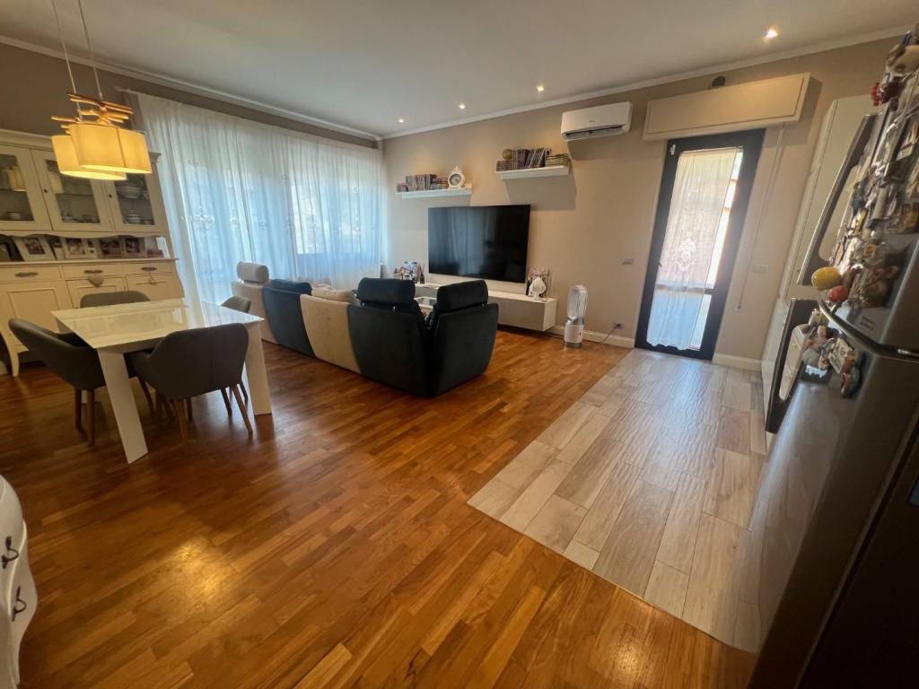 appartamento in vendita a Camaiore in zona Capezzano Pianore