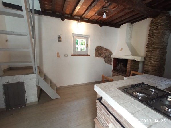 casa indipendente in vendita a Camaiore