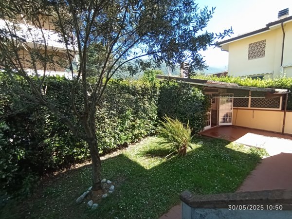 casa indipendente in vendita a Camaiore