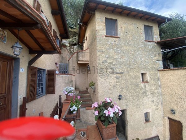 casa indipendente in vendita a Camaiore