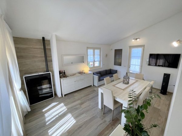 casa indipendente in vendita a Camaiore in zona Capezzano Pianore