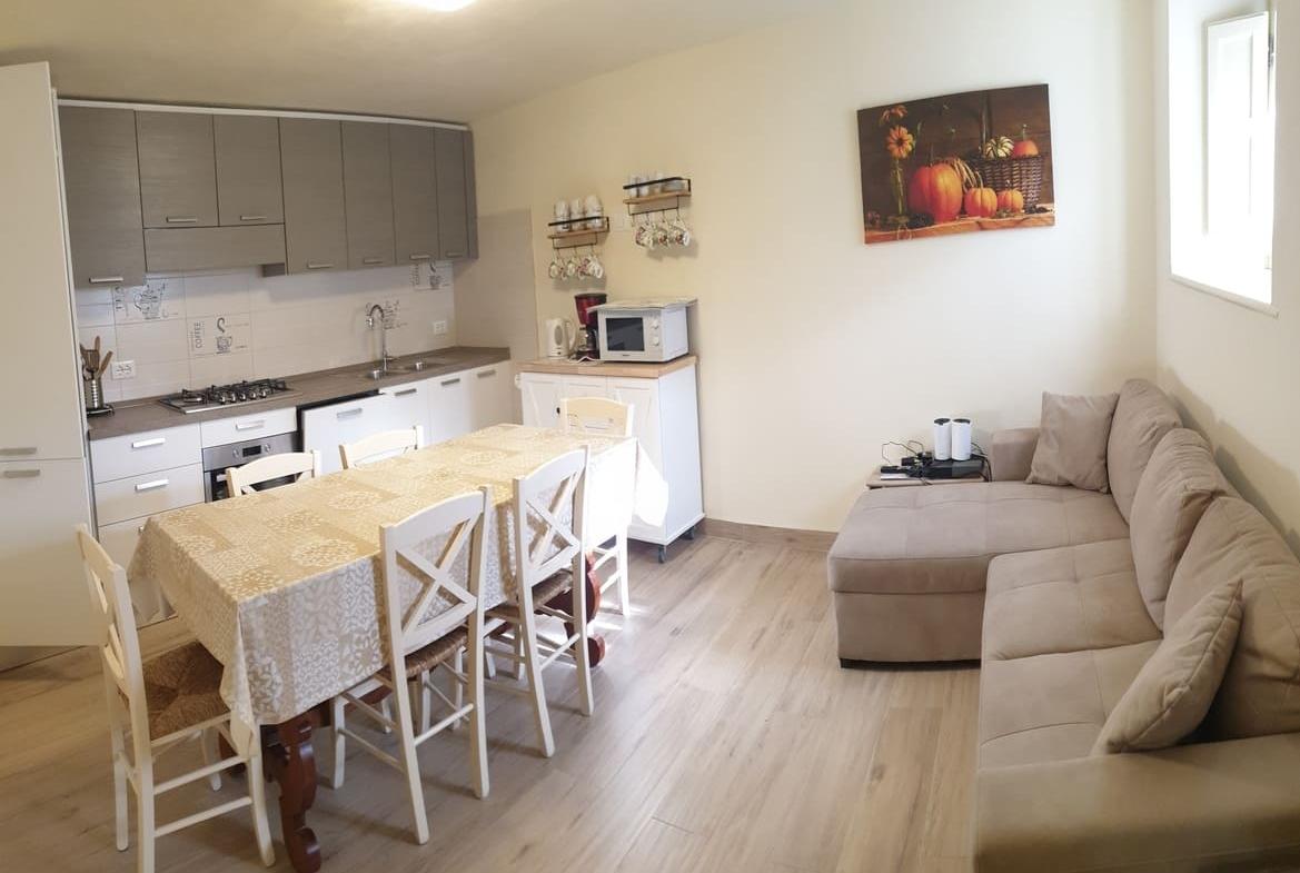 casa indipendente in vendita a Camaiore in zona Montebello