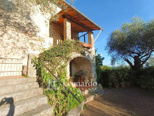 casa indipendente in vendita a Camaiore